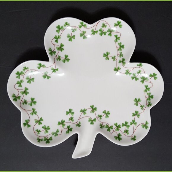 NEW RARE August Grove St. Patrick's Day Shamrock Shaped Salad Plate 8.75" - Picture 2 of 3